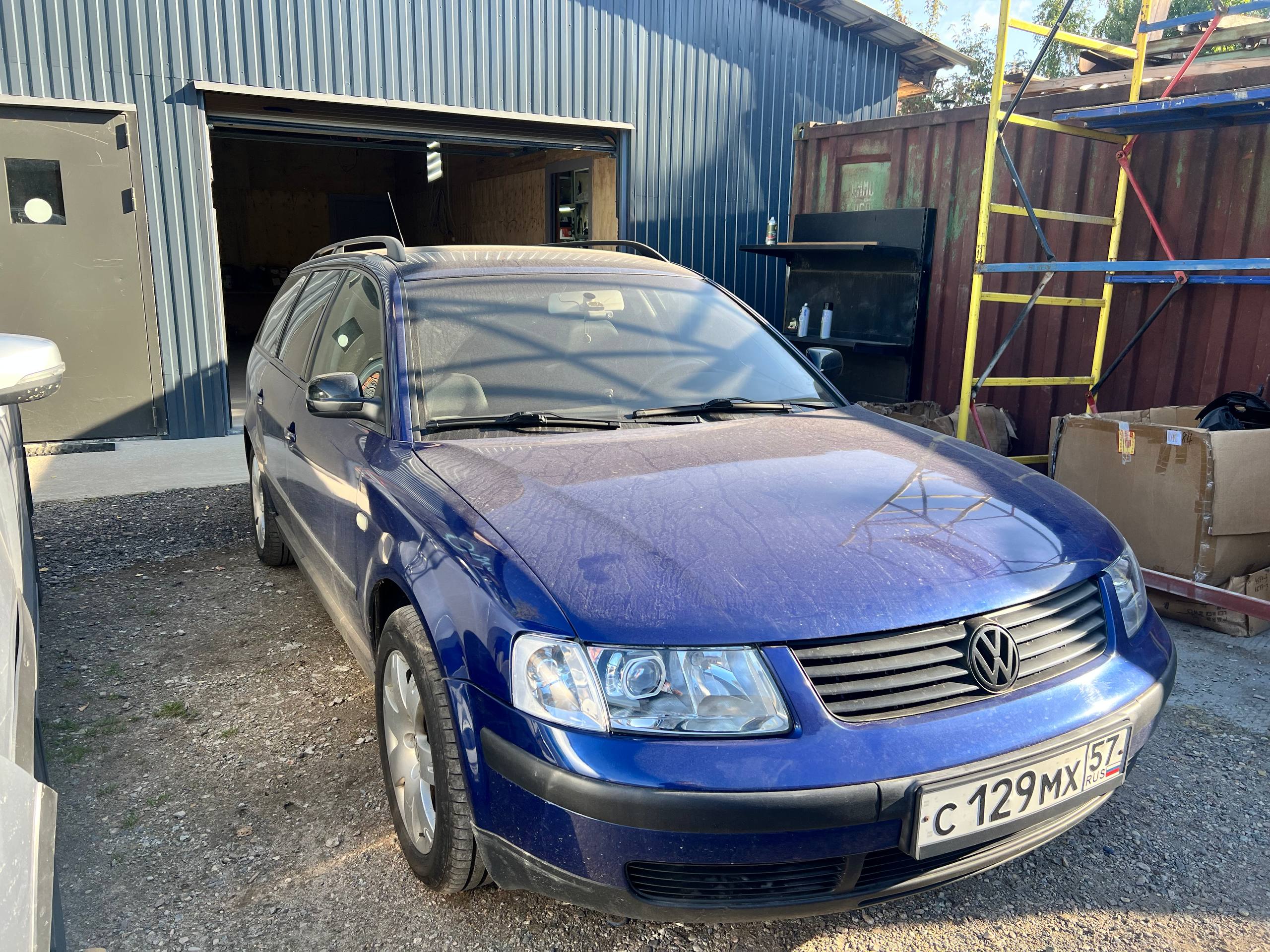Volkswagen Passat — установка Bi-LED